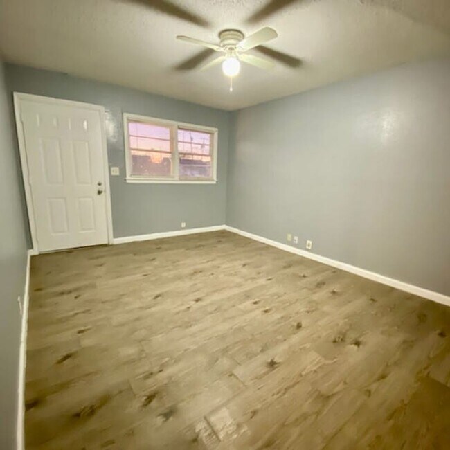 Photo - 1712 42nd St Unit 1712 42nd-B