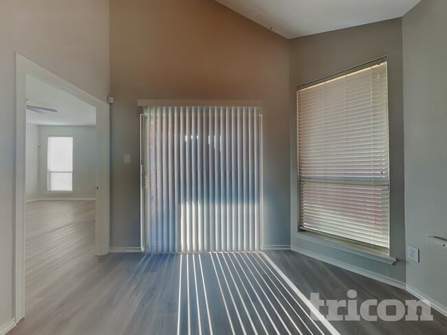 Photo - 2205 Kaitlyn Dr