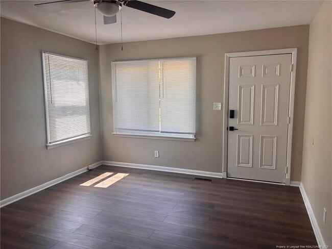Photo - 722 Commerce St