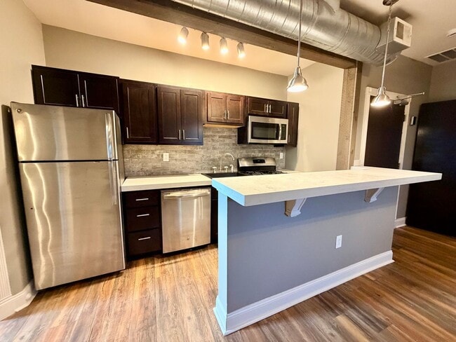 Building Photo - 227 N Negley Ave Unit 7