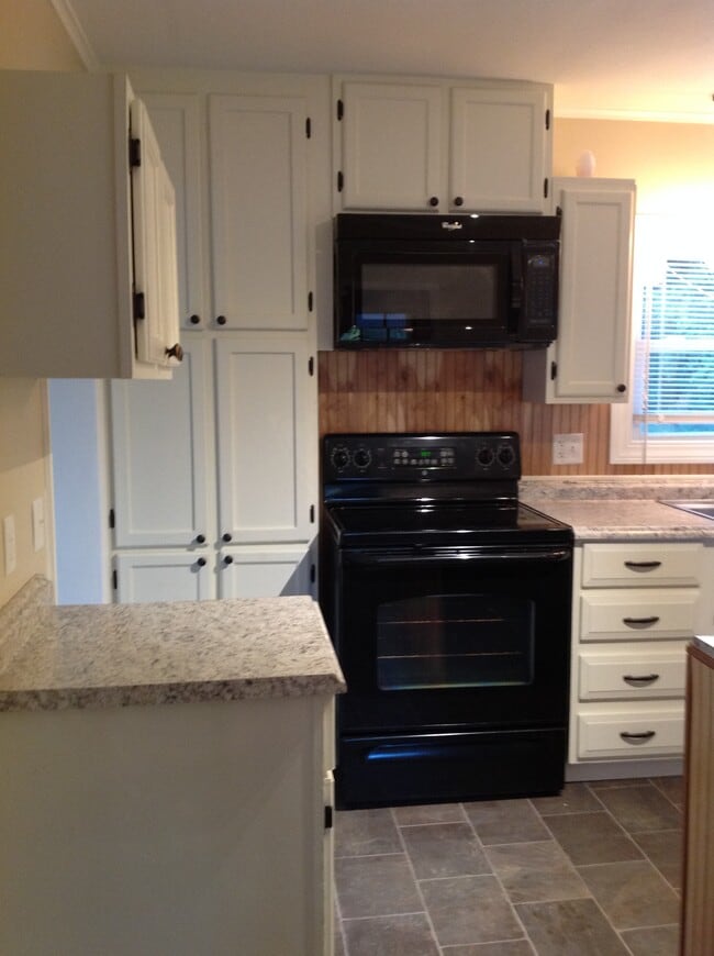 Photo - 829 Crow Hill Rd