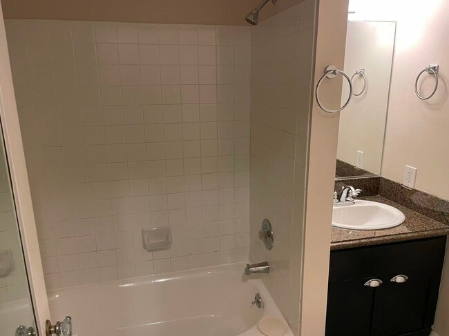 Photo - Nice studio near Space Needle in downtown Seattle for rent! Unit 9