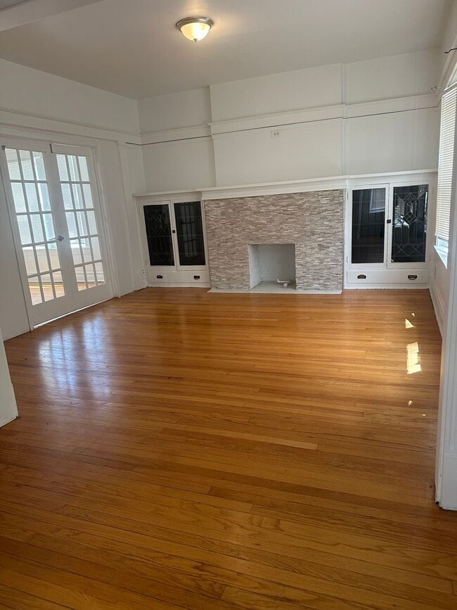 Building Photo - 2614 E 78th St Unit 2614-2