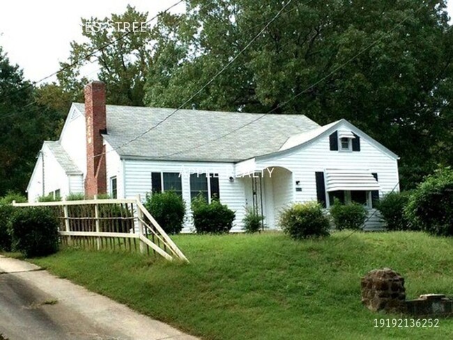 Photo - 1716 James St House