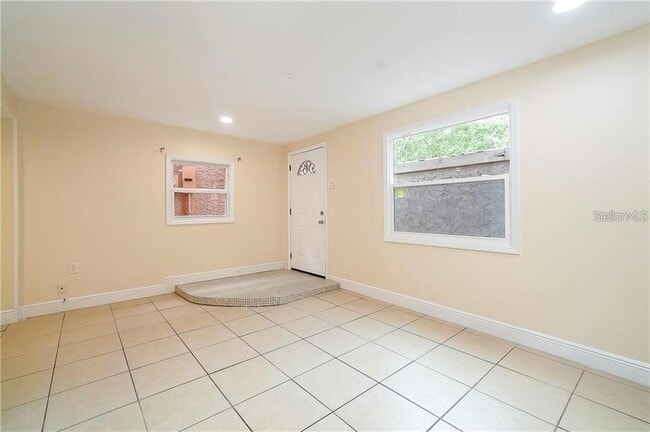 Photo - 445 Shine Ave Unit A