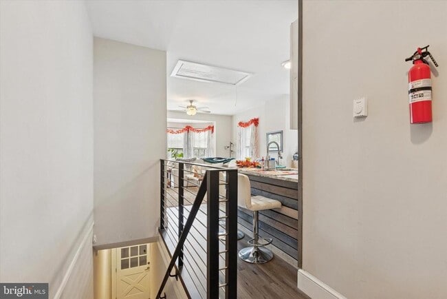 Building Photo - 641 E High St