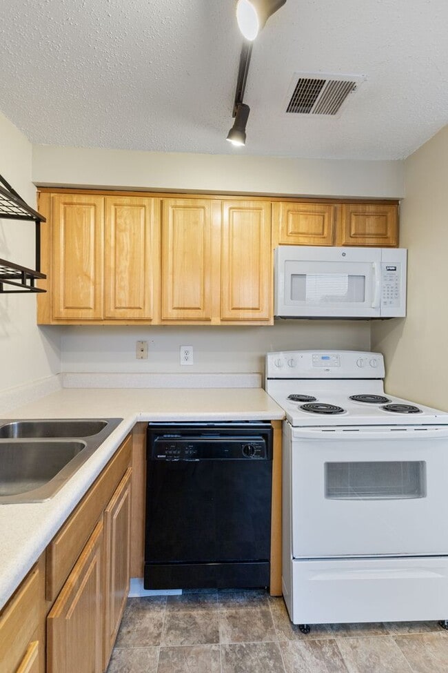 Photo - 3520 E Fall Creek Pkwy N Dr Unit E