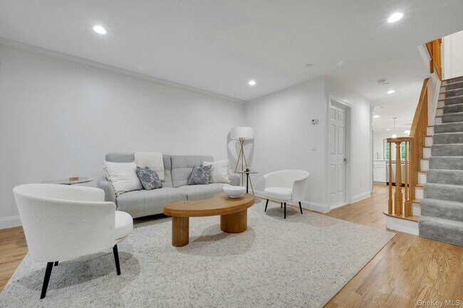 Photo - 142 Brook St Unit B