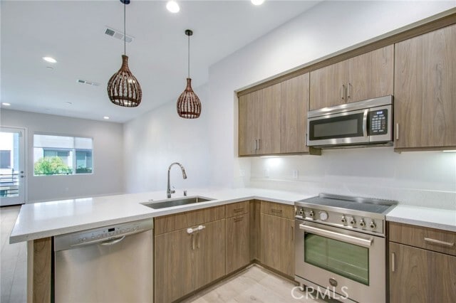 Building Photo - 225 Elm Ave Rental
