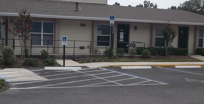 Photo - Meadow's Apartments