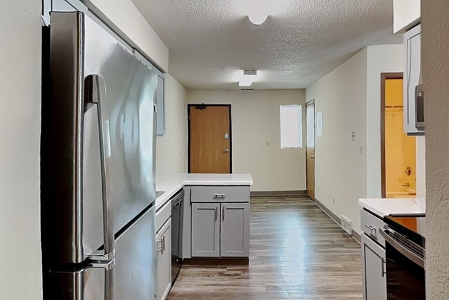Building Photo - 218 Stanton Ave Unit 14