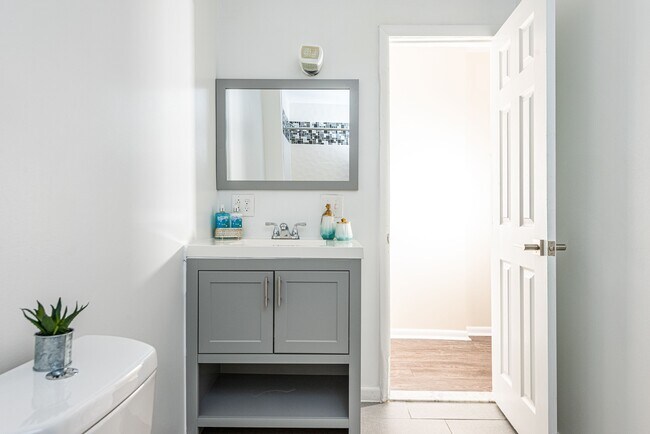 Photo - 306 Main St Unit g