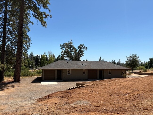 Building Photo - 1930 Golf Rd Unit B Rental
