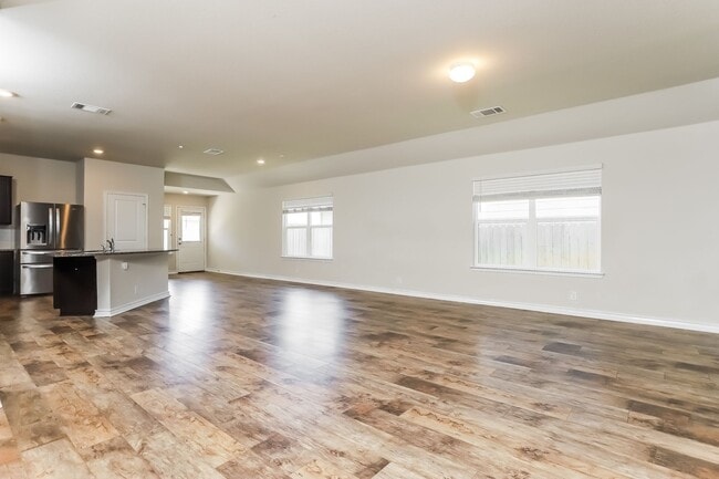 Photo - 4 Bedrooms- 11 miles from Lackland AFB