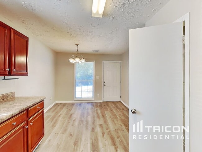 Photo - 5750 Westside Rd