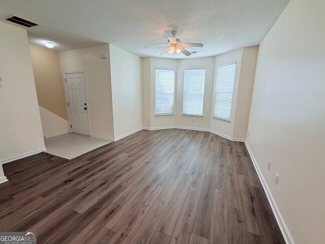 Photo - 260 Commons Dr