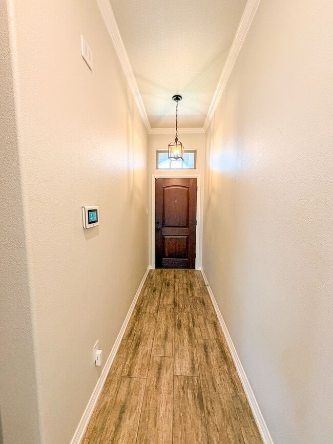 Photo - 701 Juniper Dr