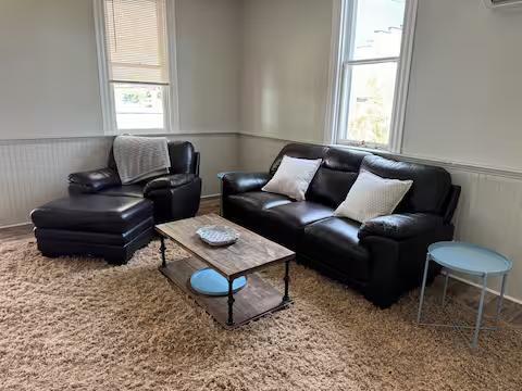 Photo - 302 W Potomac St