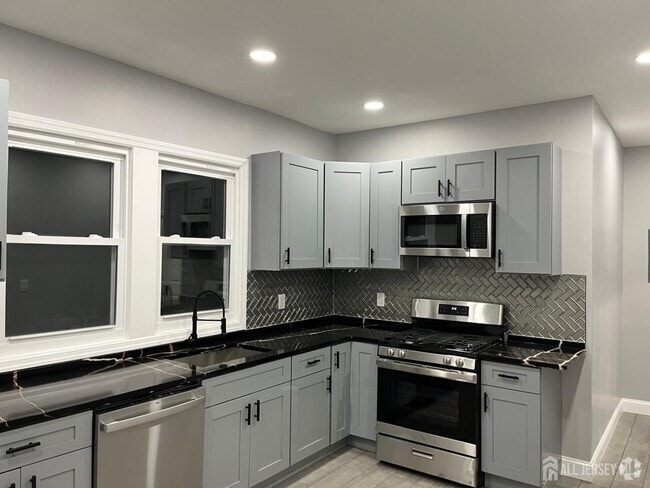 Building Photo - 29 S 2nd Ave Rental
