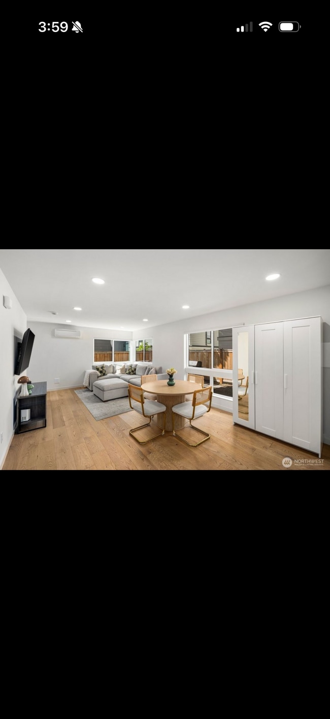 Photo - 4028 5th Ave NE