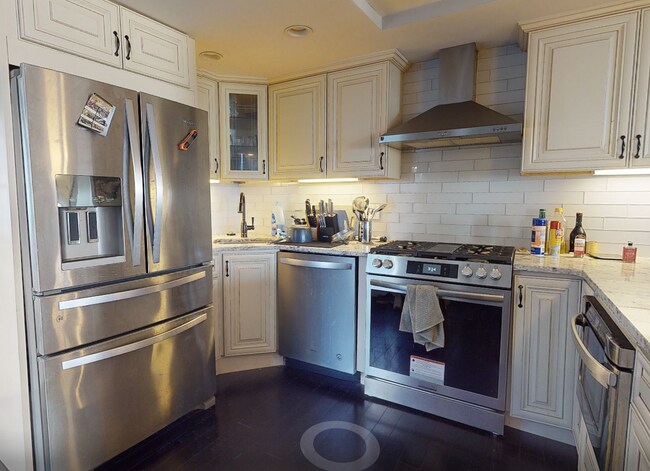 Photo - 215 Bolton St