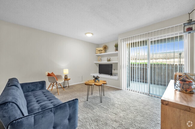 1 BR, 1 BA, 718 ft2-Sala de estar - Chasewood