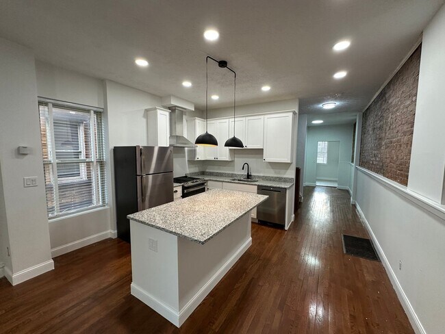 Photo - 1616-1618 Summit St Unit 1618