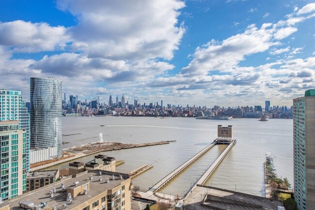 Building Photo - 45 River Dr S Unit 1402