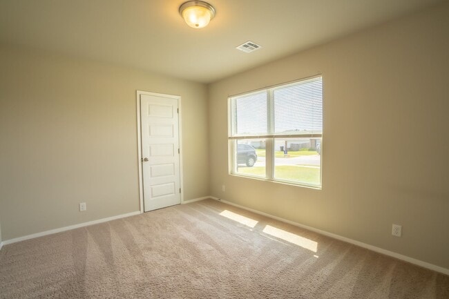 Photo - 3 Bed | 2 Bath in Broken Arrow!
