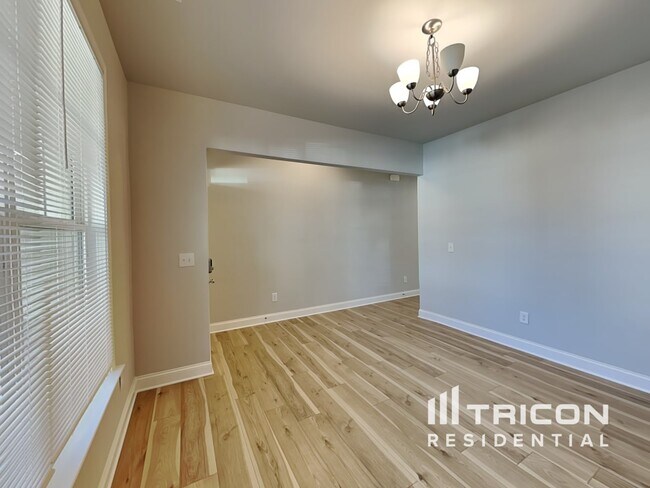 Photo - 165 Lynnridge Dr