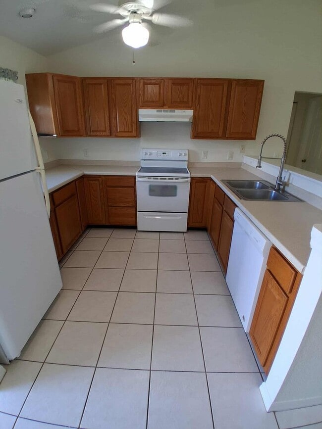 Photo - 27121 Partin Dr Unit 27121 Partin Dr  B