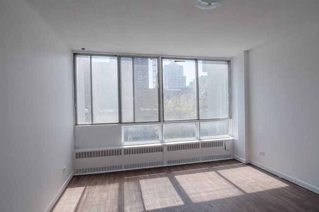 Photo - 1975 Maisonneuve Blvd W Unité 306