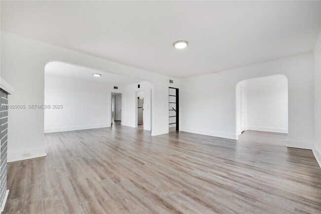 Photo - 1736 SW 9th St Unidad 1738