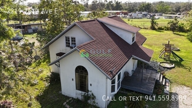 Building Photo - 2219 24th Ave E