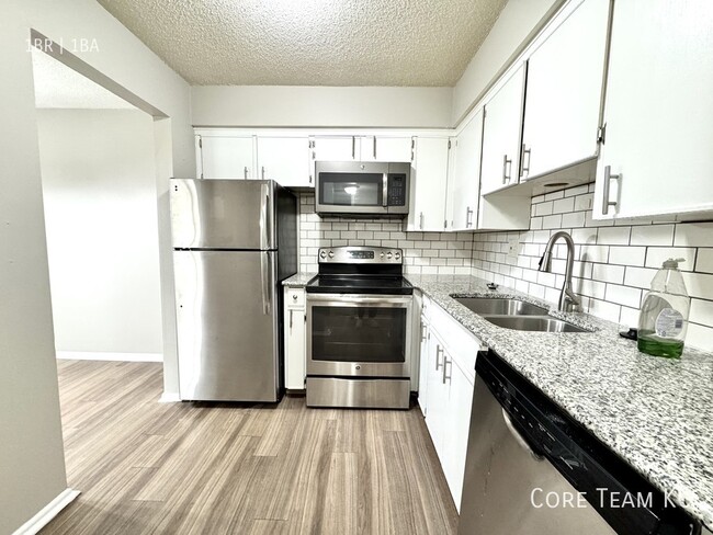 Photo - 3633 Walnut St Unit 308