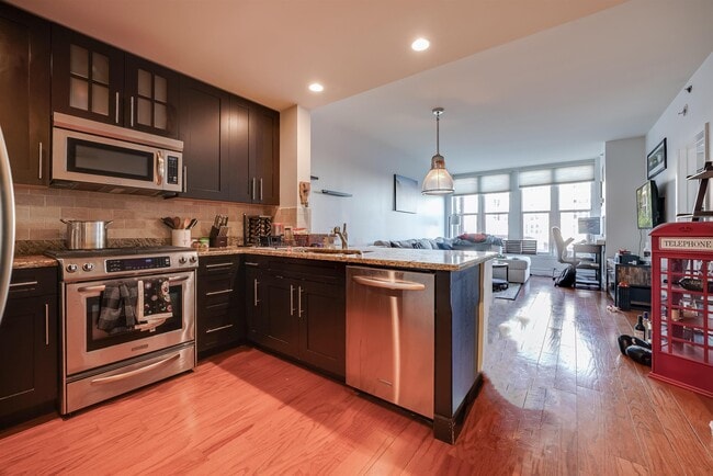 Photo - 1125 Maxwell Ln Unit 609