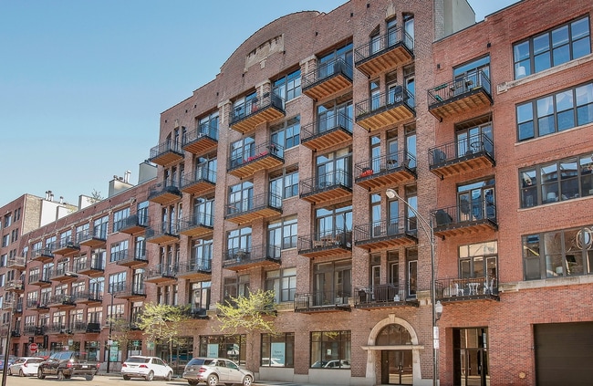 Building Photo - 375 W Erie St Unit 223 Rental
