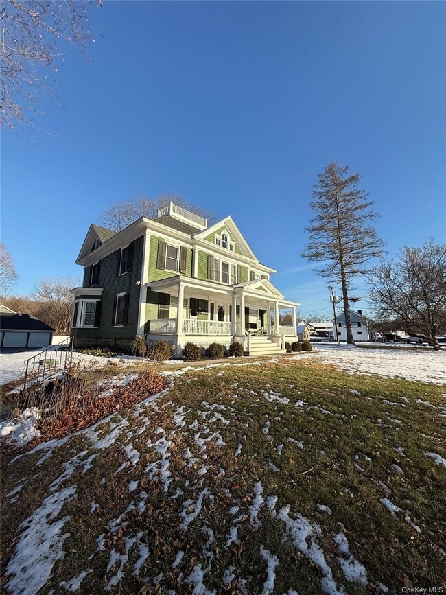 Building Photo - 104 E Main St Unit 5