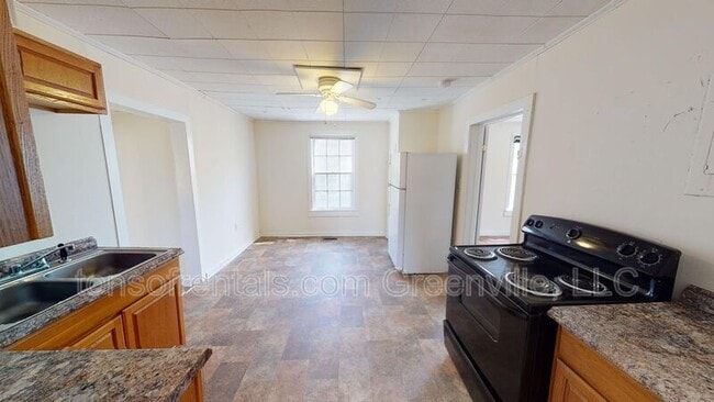 Photo - 359 Carney St