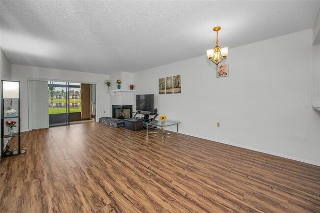 Photo - 103 Lakeview Pl