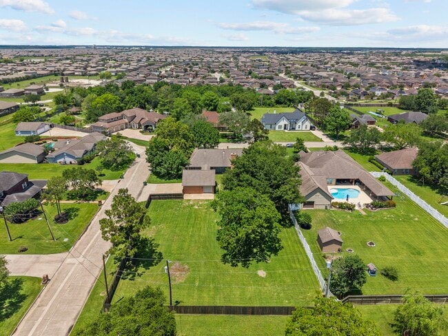 Photo - 616 Westwood Cir