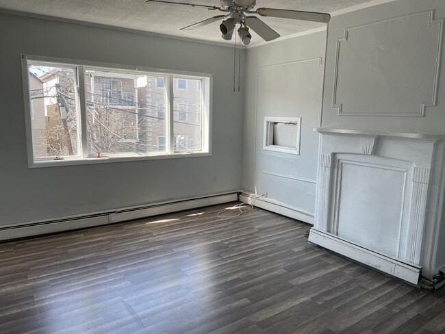 2nd Floor - 247 Inslee Pl Unit 3