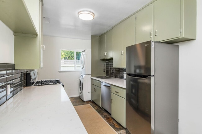 Photo - 2115 Ocean Park Blvd