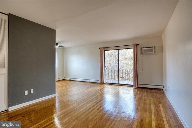 Building Photo - 1016 W Baltimore Pike Unit C 5