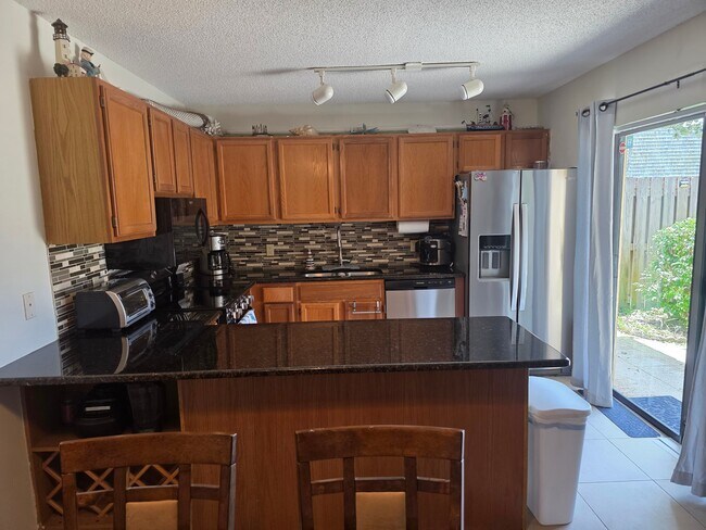 Photo - 370 E Waverly Pl
