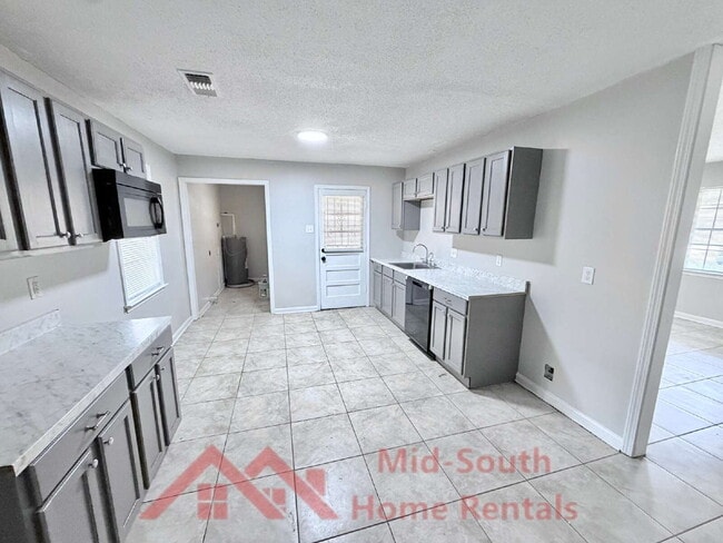 Photo - 1521 Abernathy Rd