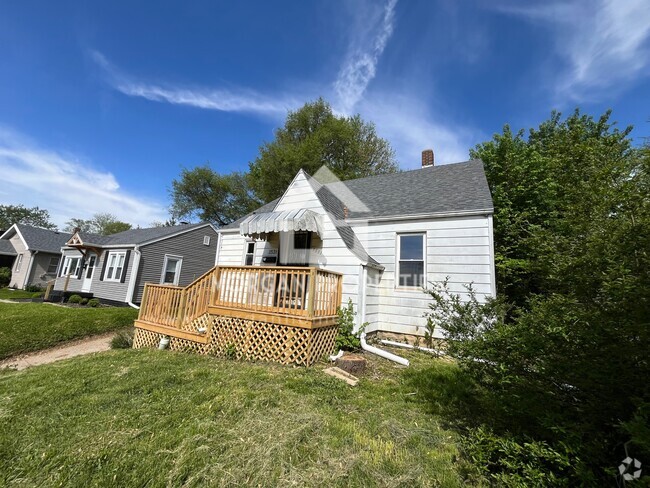 Building Photo - 3531 Brown St Rental