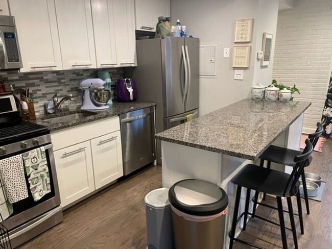 Photo - 665 W Melrose St Unidad 2E