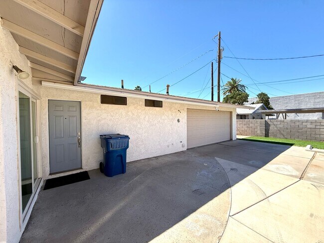 Photo - Charming 3BR Home w/ River Views, Open Floor Plan & Island Kitchen- Available Now!