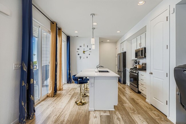 Photo - Beautiful Townhome- Great location off Tow...